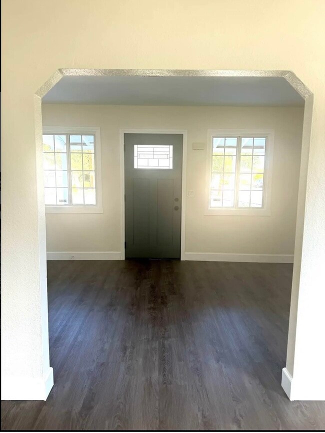 Photo - 7015 De Celis Pl