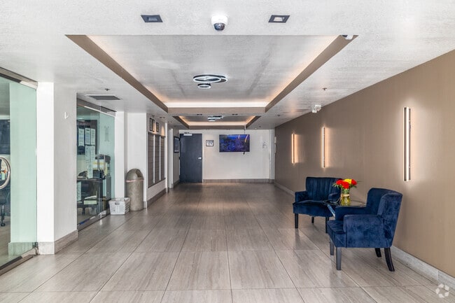 Photo - Regency Manor