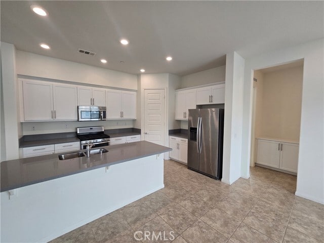 Building Photo - 73 Plateau