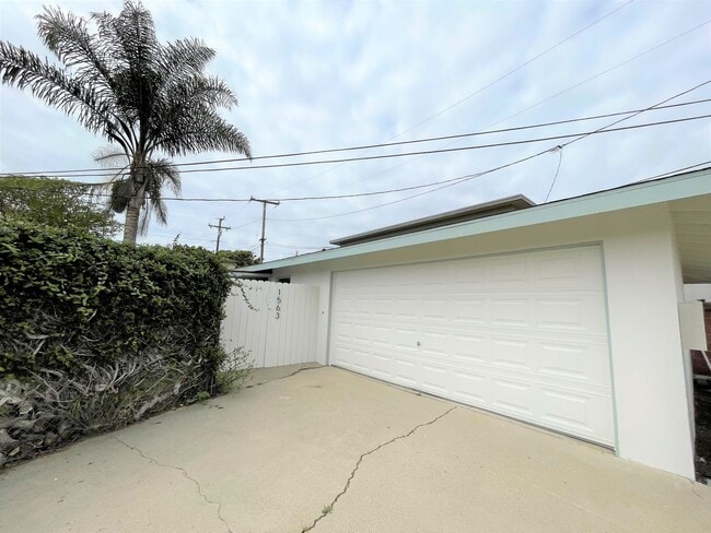 Building Photo - 1559sant Unit 1563