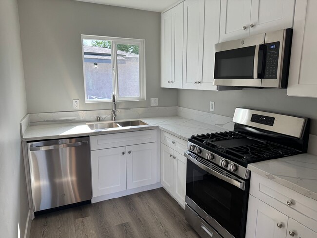 Photo - 54TH STREET 2985-2987 #1 FRONT UNITS Unit 2987 #1