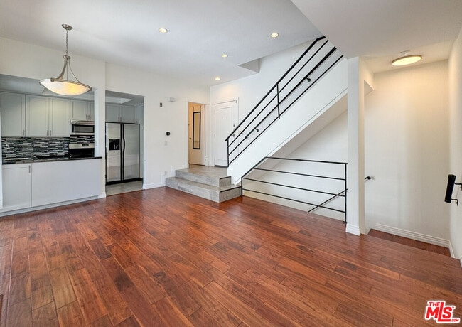 Photo - 1733 Malcolm Ave Unit 7