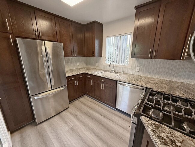 Photo - 4530 Whitsett Ave Unit House