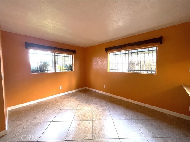 Photo - 10802 Grape St