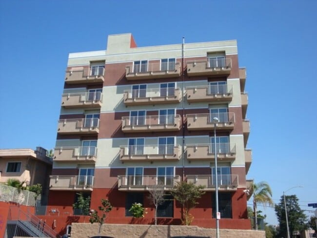 Building Photo - 332 S Virgil Ave Unit 201