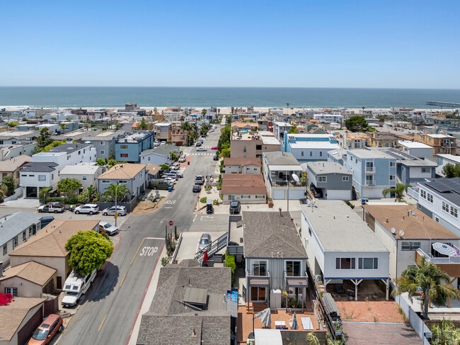 Building Photo - 606 Loma Dr Unit 612