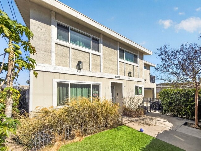 Photo - 13626 Cerise Ave