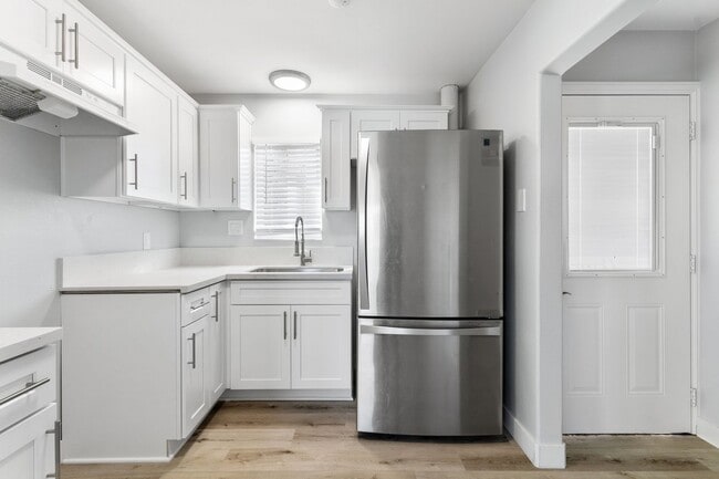 Photo - 2884 La Salle Ave Unit 04