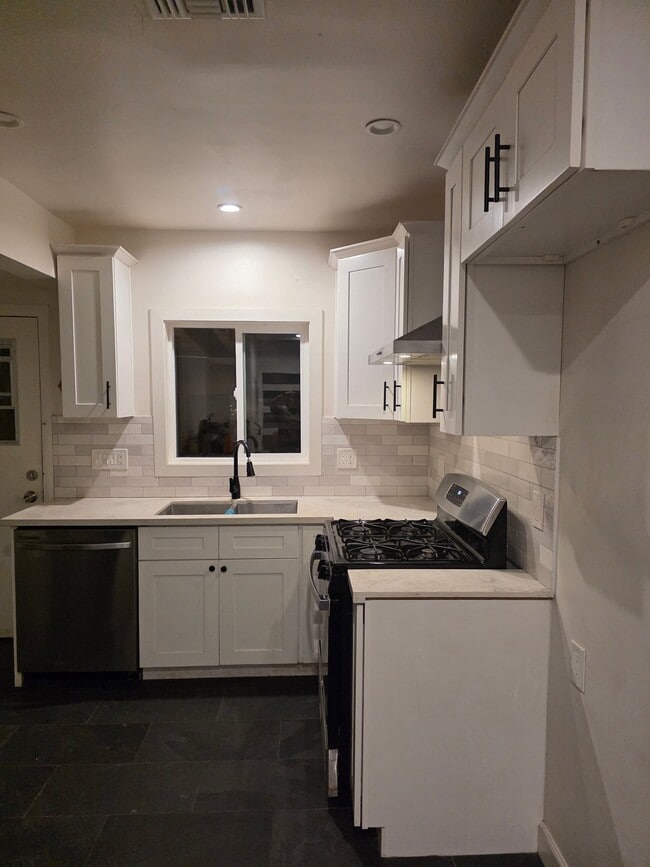 Photo - 746 N Virginia Ct