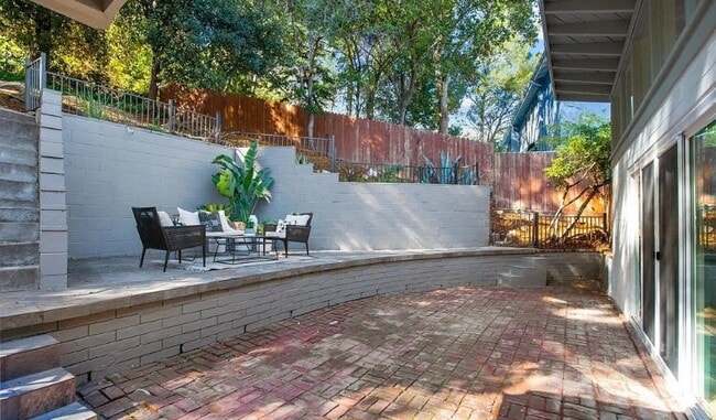 Photo - 1450 La Loma Rd