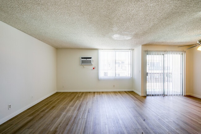 Photo - 5452 Corteen Pl Unit 26