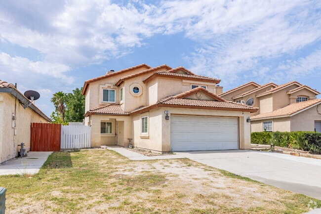 Building Photo - Great 3 bed/2.5 bath in Perris with privat... Rental