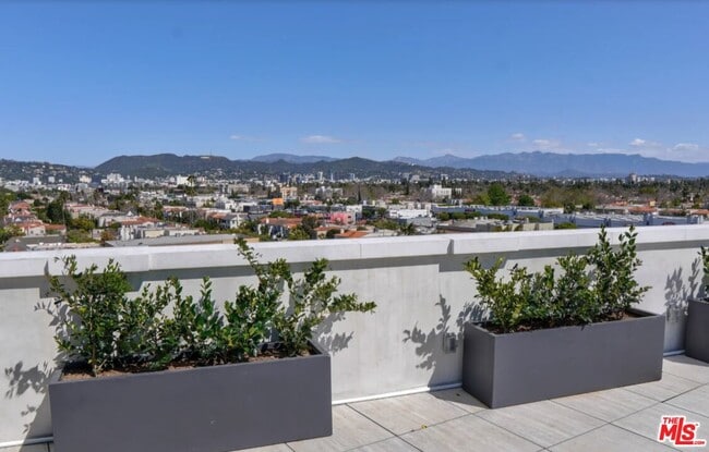 Photo - 5768 W 3rd St Unit 207