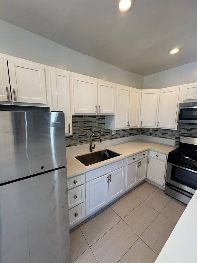 Photo - 203 S Kenmore Ave Unit 203