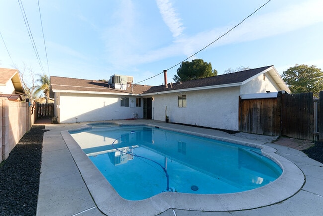 Photo - Modern 3 Bedroom Pool Home in Hemet
