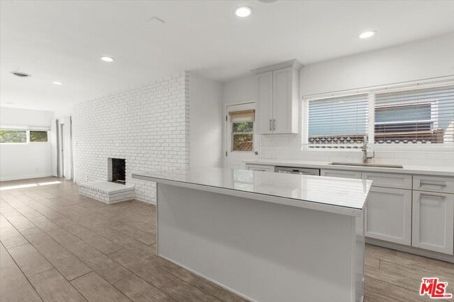 Photo - 262 MacDonald St