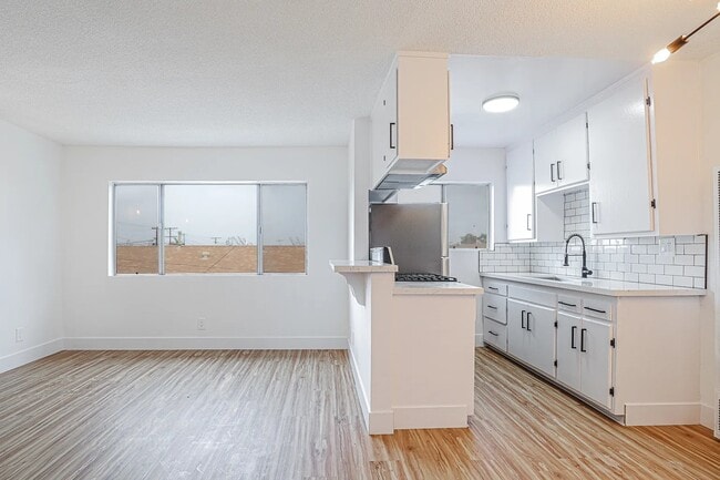 Photo - 230 N Grand Ave Apartment Unit 15