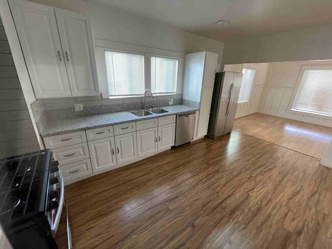 Photo - UNIQUE SHERMAN OAKS PROPERTY WITH ALL UTILITIES INCLUDED!