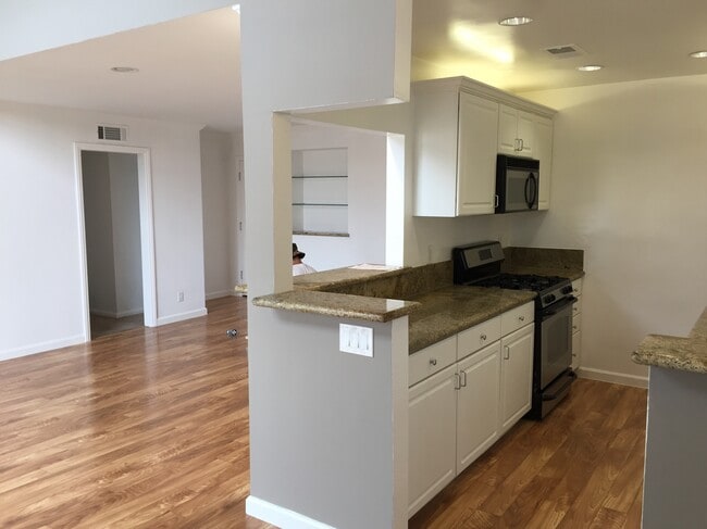 Photo - 21529 Saticoy St Unit 210