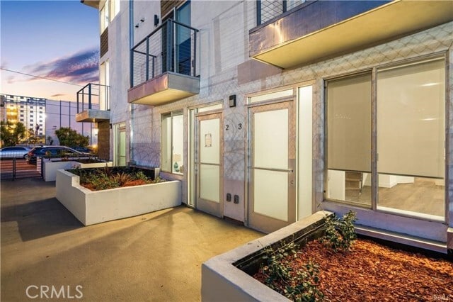 Building Photo - 1245 N New Hampshire Ave Unit 2