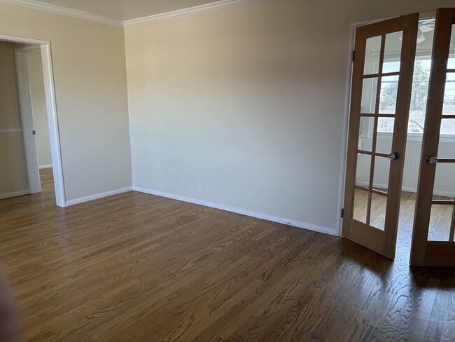 Photo - 204 W Fairview Ave Unit B