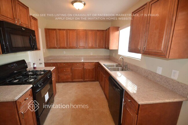 Photo - 15309 Kingsbury St