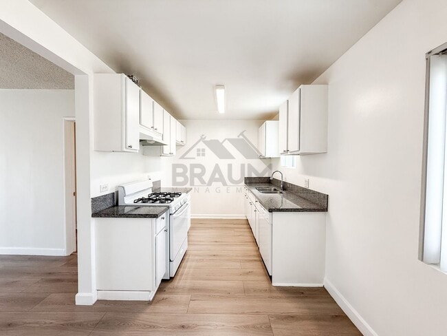 Photo - 19405 Haynes St Unit 9