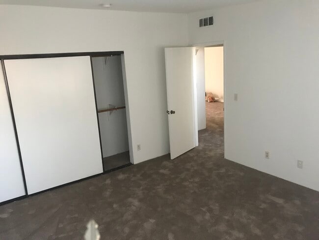 Photo - 14141 Tiara St Unit Apt 13