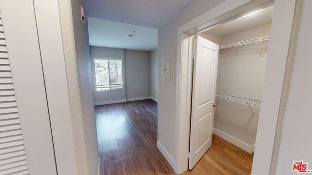 Building Photo - 1040 Glendon Ave Unit 2185