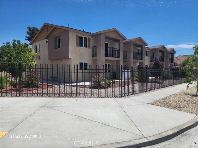 Photo - 1199 W 41st St Townhome