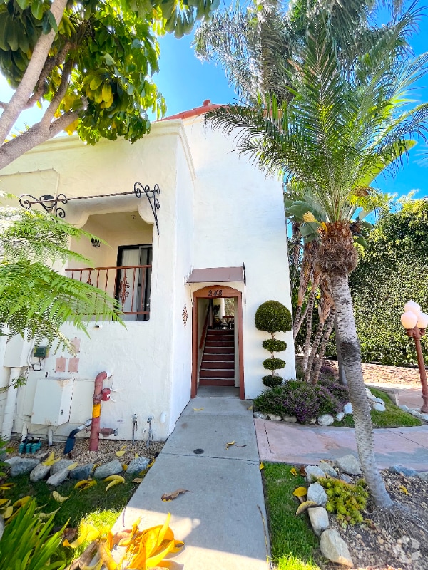 Building Photo - 248 W Avenida Palizada Rental