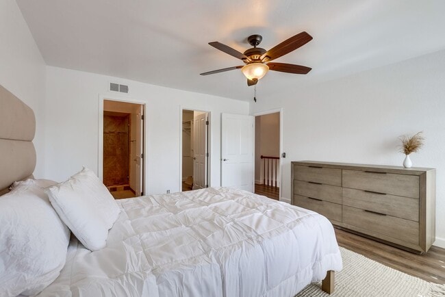 Photo - 7832 Seaglen Dr