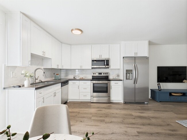 Photo - eight70 Apartments