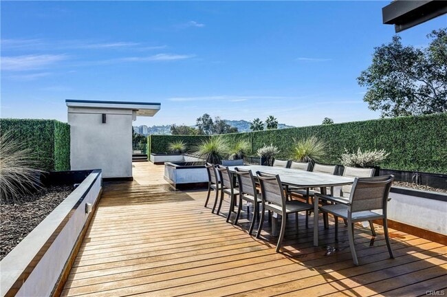 Photo - 10352 Riverside Dr Unit 203a