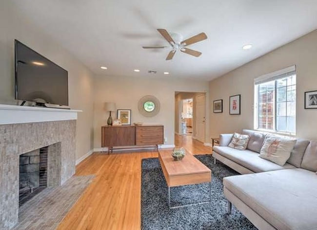 Photo - Beautifully Remodeled Home in Fantastic Westside Village/Palms location