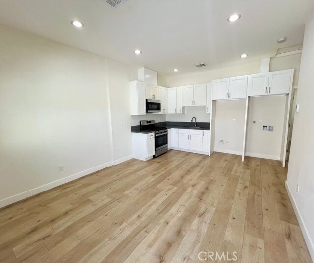 Building Photo - 10888 Dora St