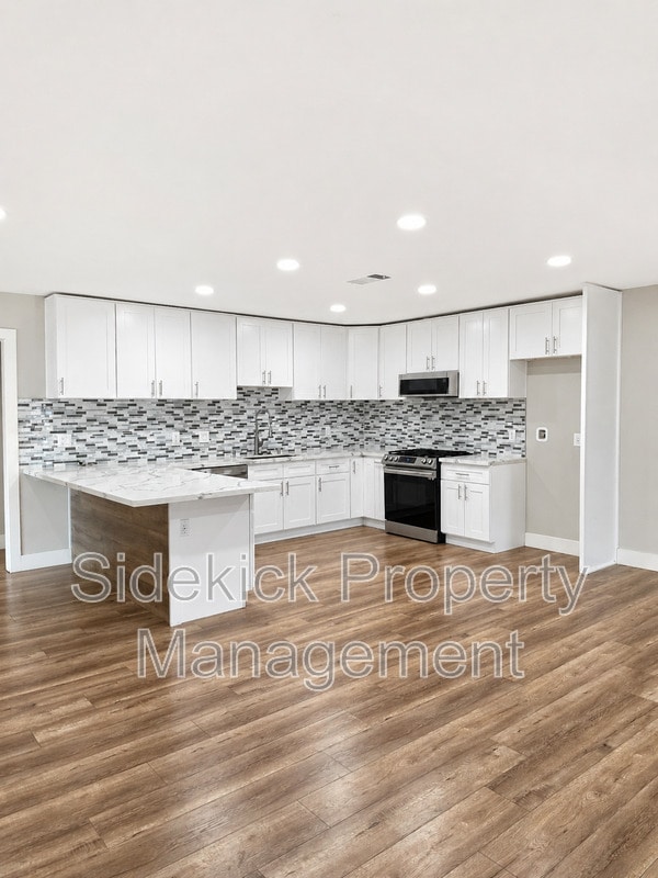 Photo - 11443 Dicky St