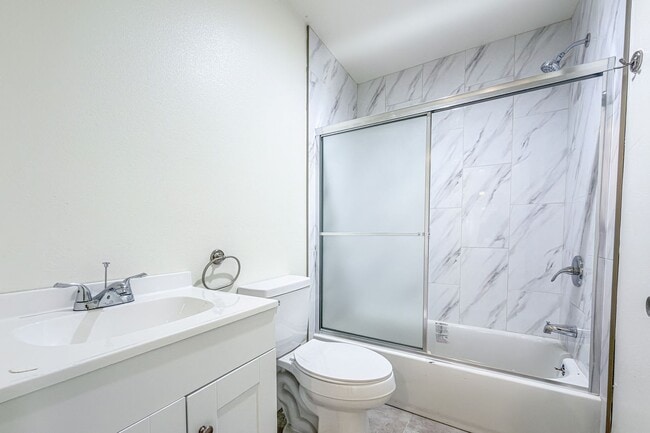 Photo - 2026 Luxury 4 & 6 Bedroom Units Unit #732 1/2