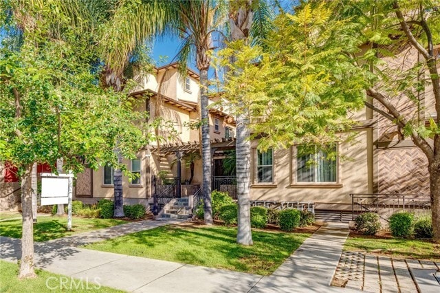 Photo - 345 W Loraine St