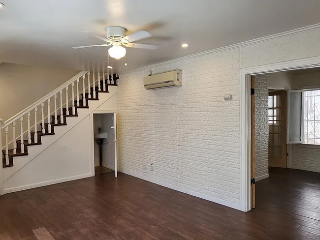 Photo - 2640 1/4 S Manhattan Pl