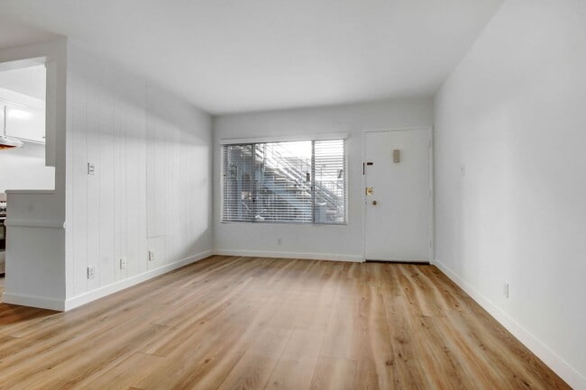 Photo - 11615 Darlington Ave Unit 05