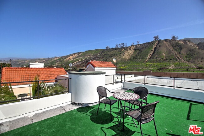 Photo - 6733 Breakers Way