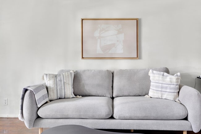 Photo - 135 S Reeves Dr Unit FL2-ID1351