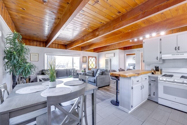 Photo - 440 W Mojave Blvd Unit 1