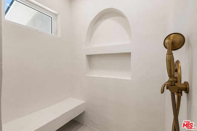 Photo - 266 Mabery Rd