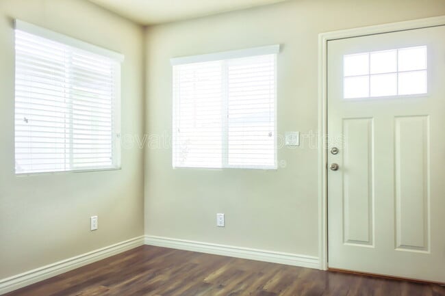 Photo - 2727 1/2 G Street