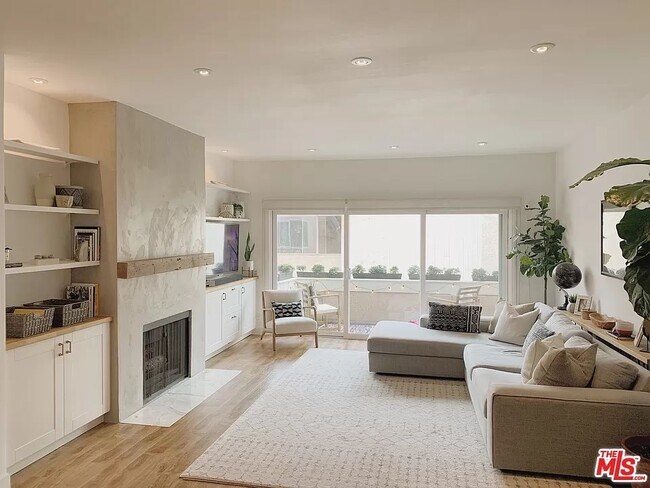 Photo - 5139 Balboa Blvd Unit 204