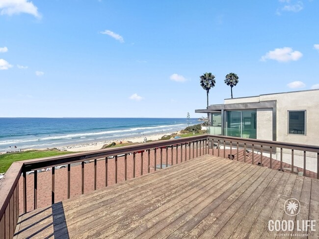 Building Photo - Beautiful 1B 1BA w/ Large Patio & Ocean Vi... Rental