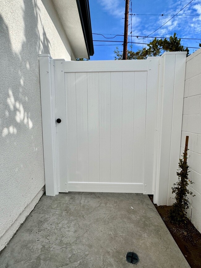 Photo - 7532 Beck Ave