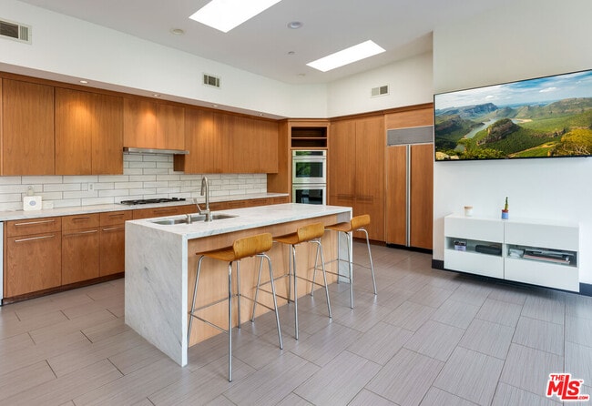 Photo - 2929 Passmore Dr